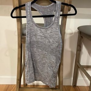 Lulu lemon workout top